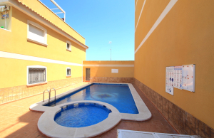 49183_spacious_2_bedroom_2_bathroom_apartment_with_secure_parking_201025154010_pool