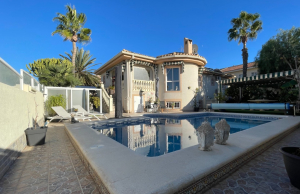 200-4777, Five Bedroom Detached Villa In Benimar.