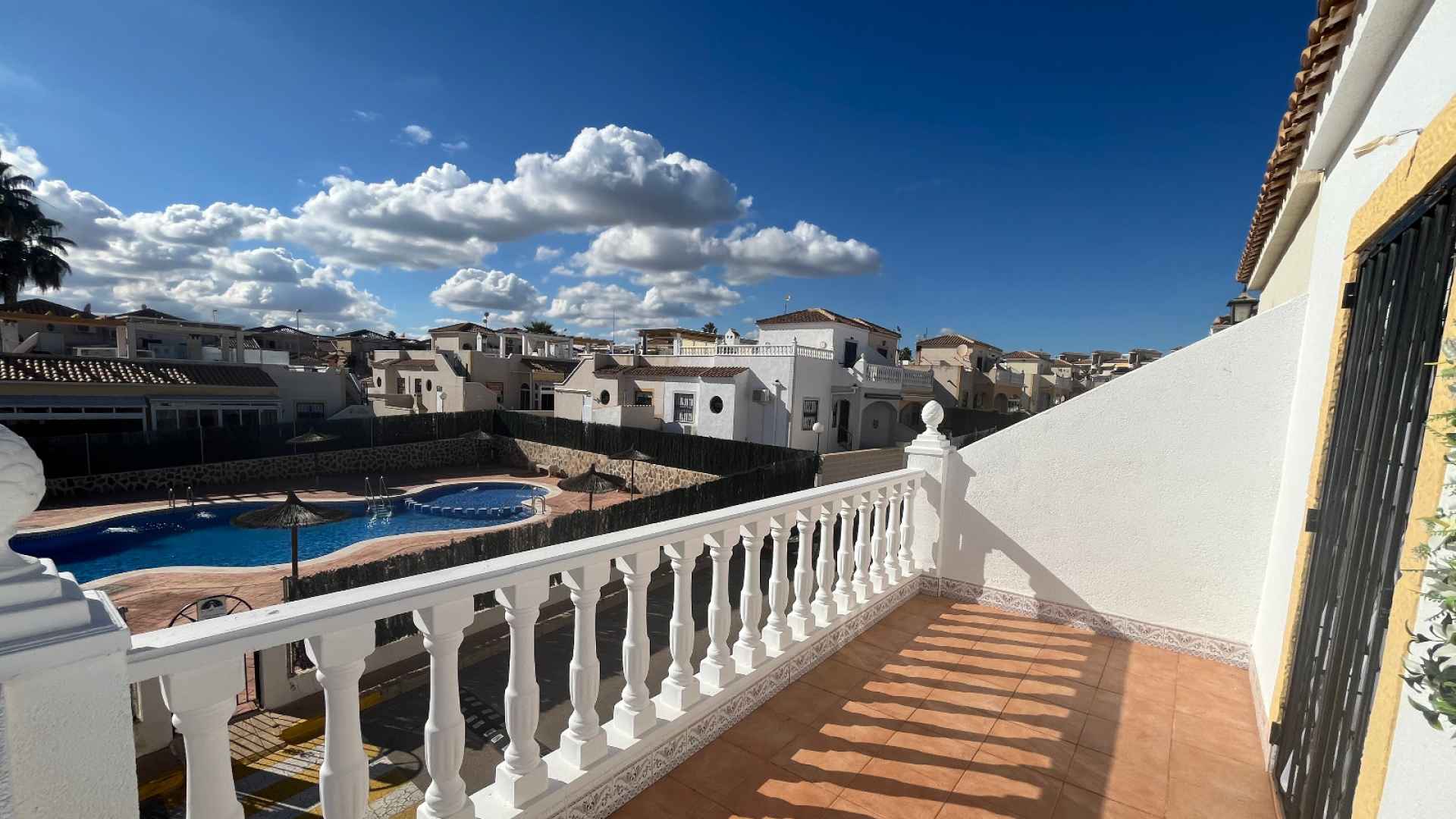 o_1jacdaslp4ql17je18b9110s1sgv4d