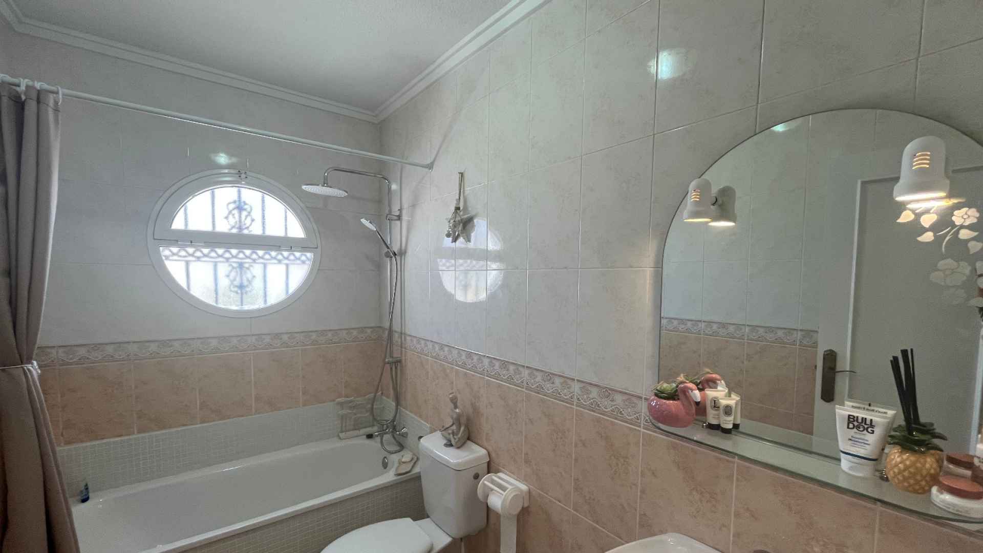 o_1jacdaslp6gisce1kfa1fadqog43