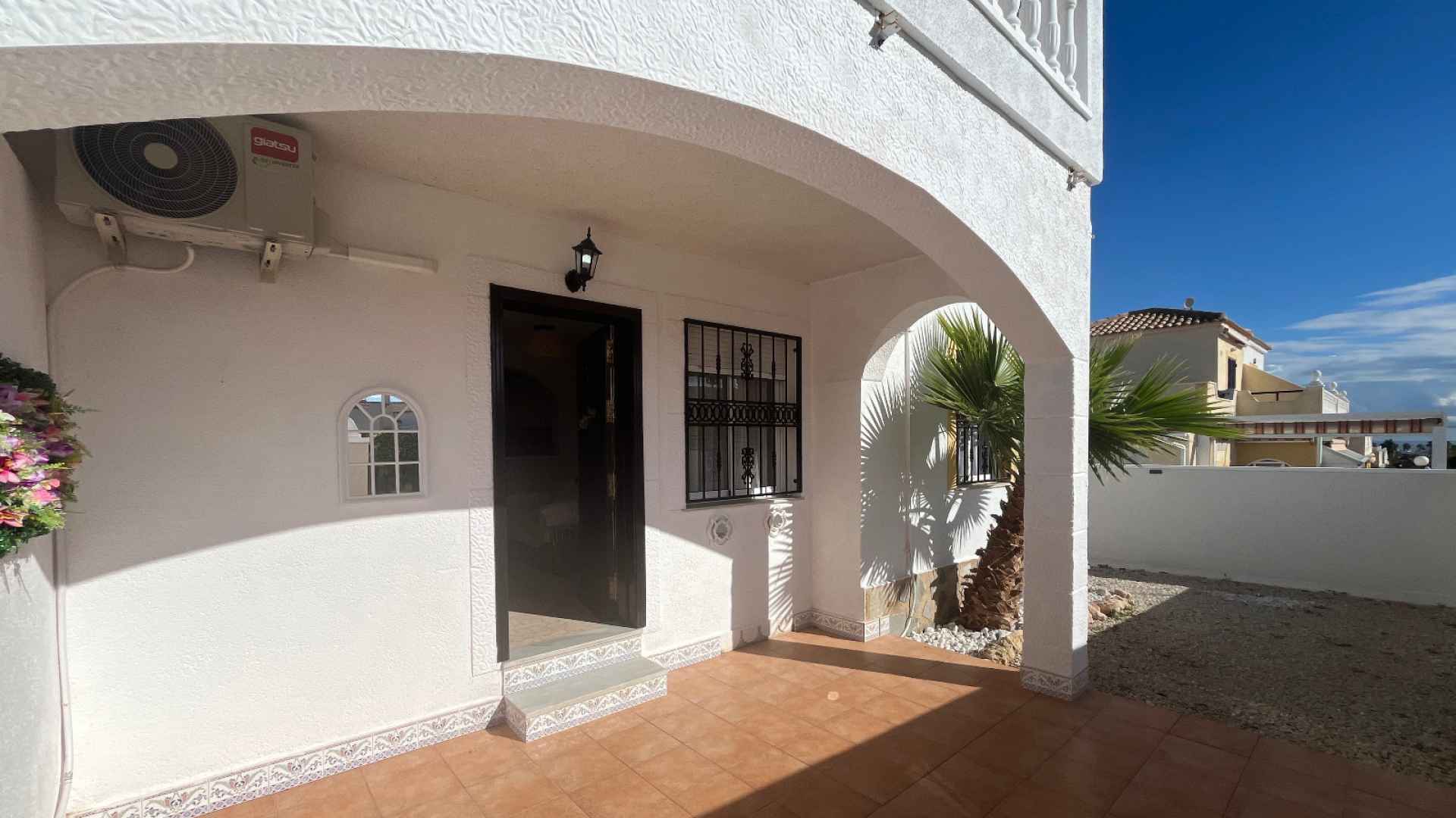 o_1jacdaslpbclmv1lrs26e1hhf4o