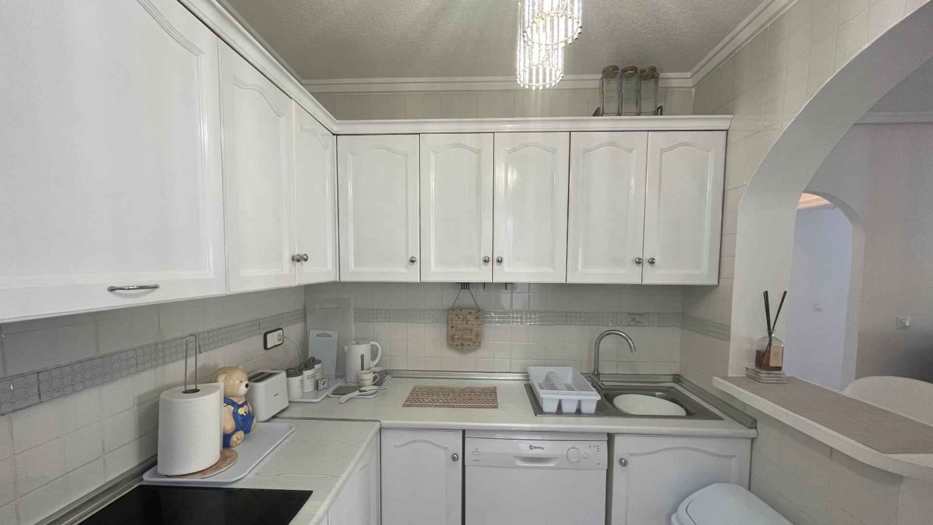 o_1jaccsur66i647014v03jn1j1v3g