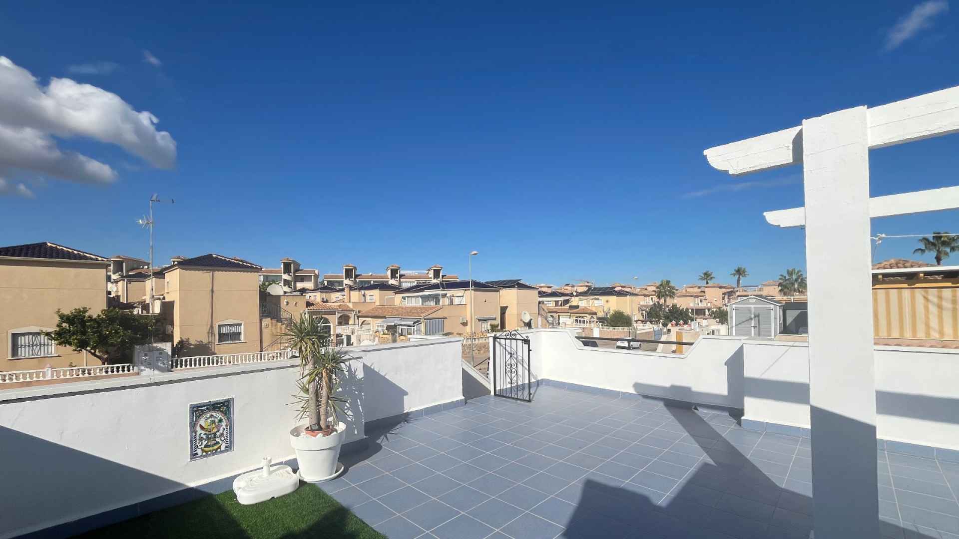 o_1jaccsur670318ob1du6dei1bcq4a