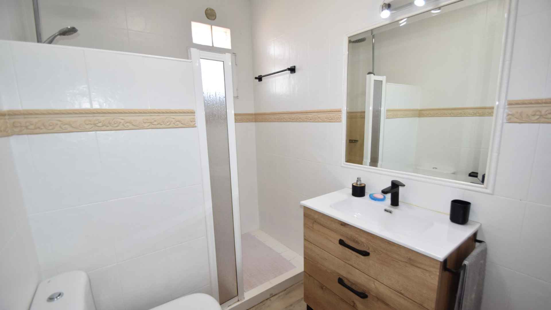 o_1j83hcqh5pj41bnk1gcftqr1kp922