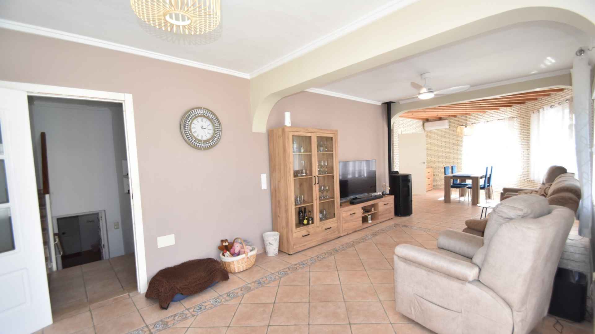 o_1j83hlusr9f3sur4ad1h5ccnq85