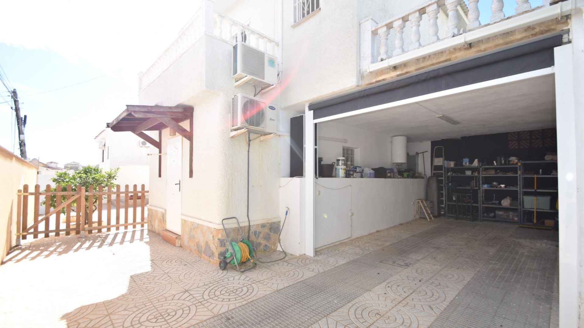 o_1j83hpse515kr475e8fbj19kq9r