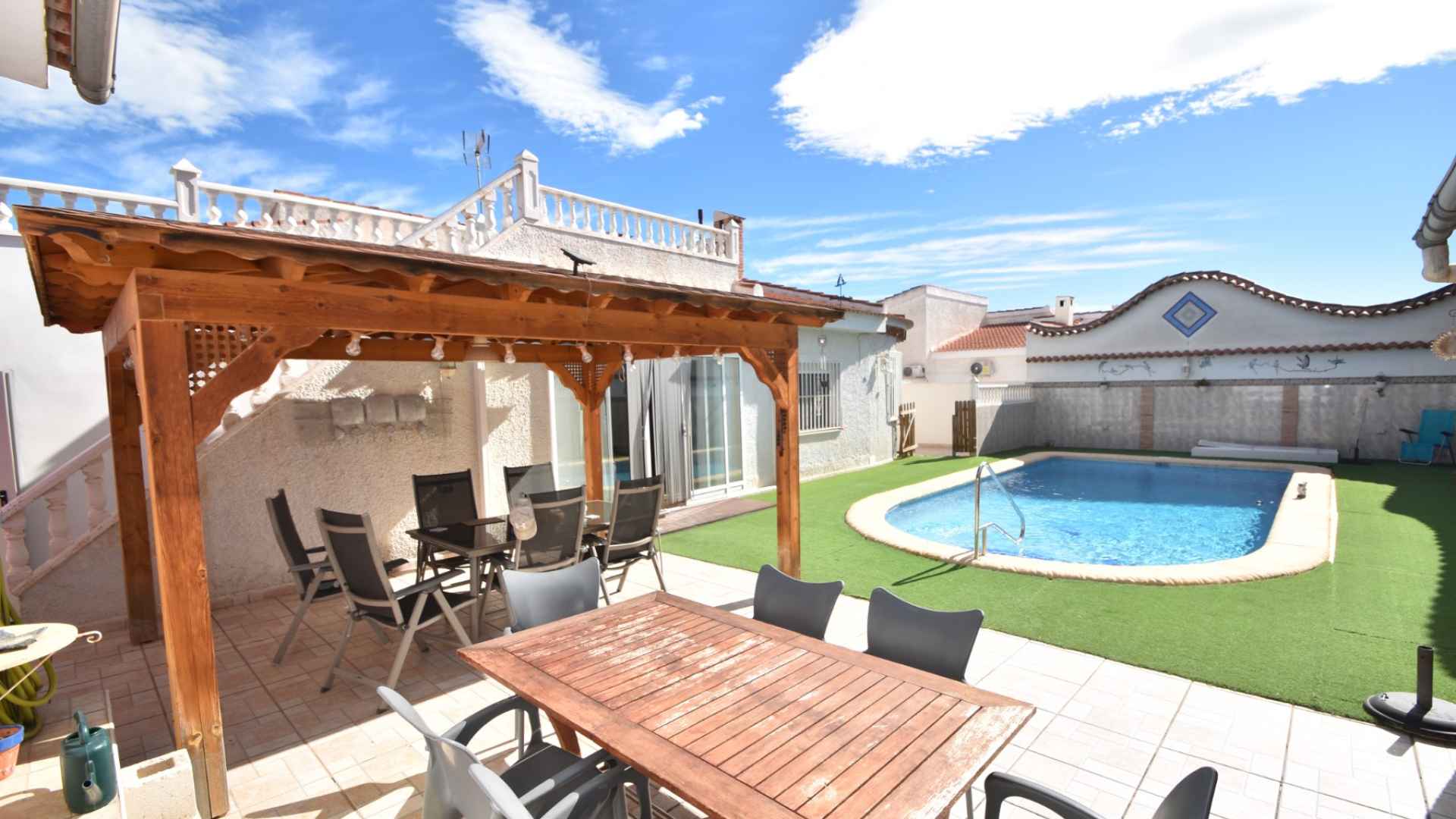 o_1j83hs4l91frf19d6be1i5g19vvb2