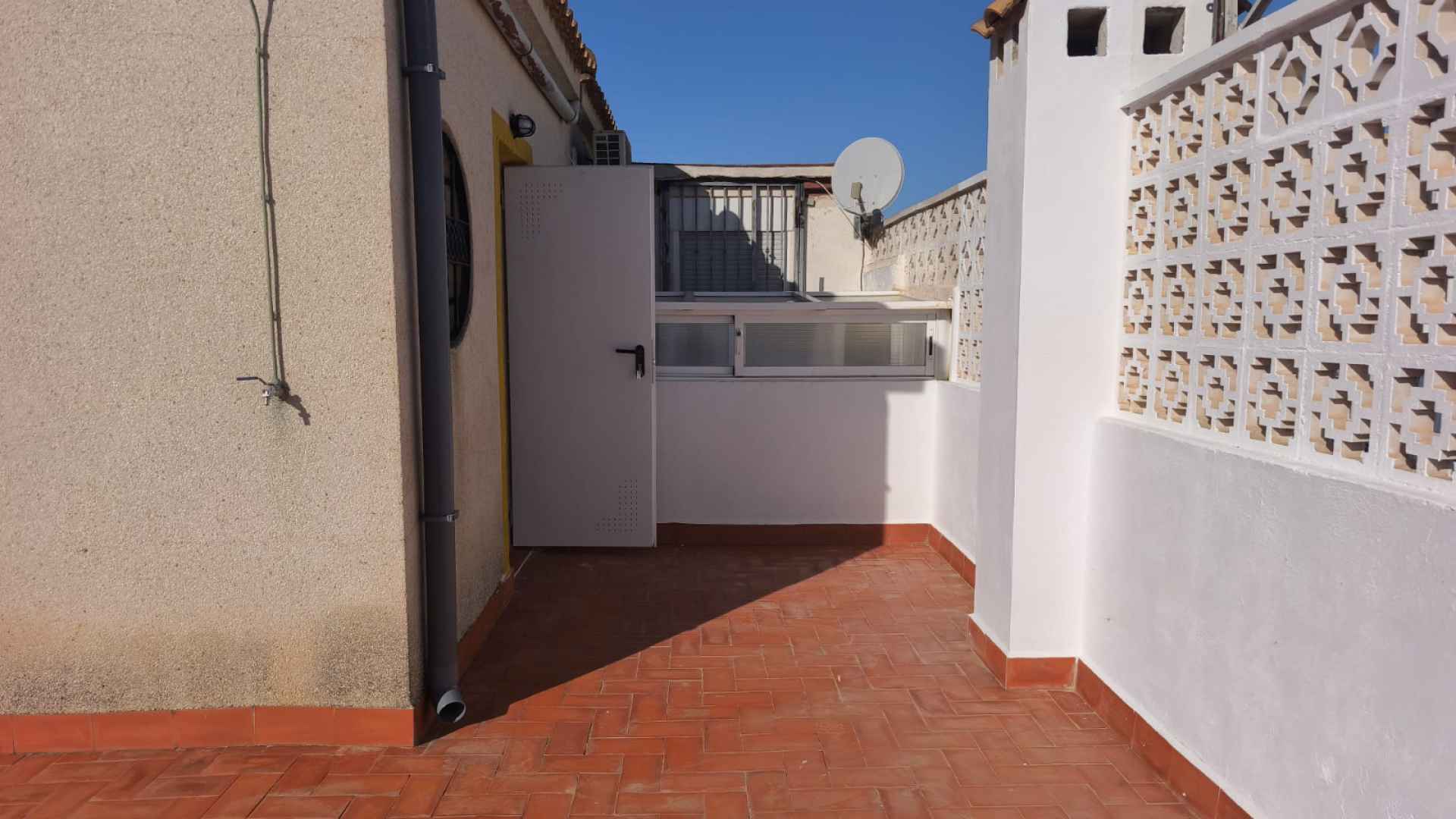 o_1jbn0qcu77m713fblnshce19te2k