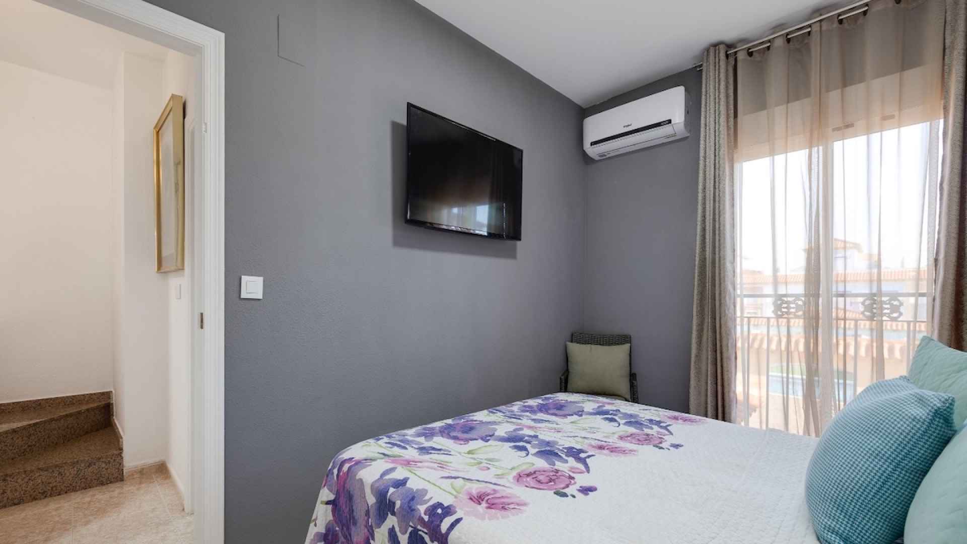 49255_beautiful_two_bedroom_townhouse_with_pool_views_091225103042_photo_2025_12_02_11_40_50