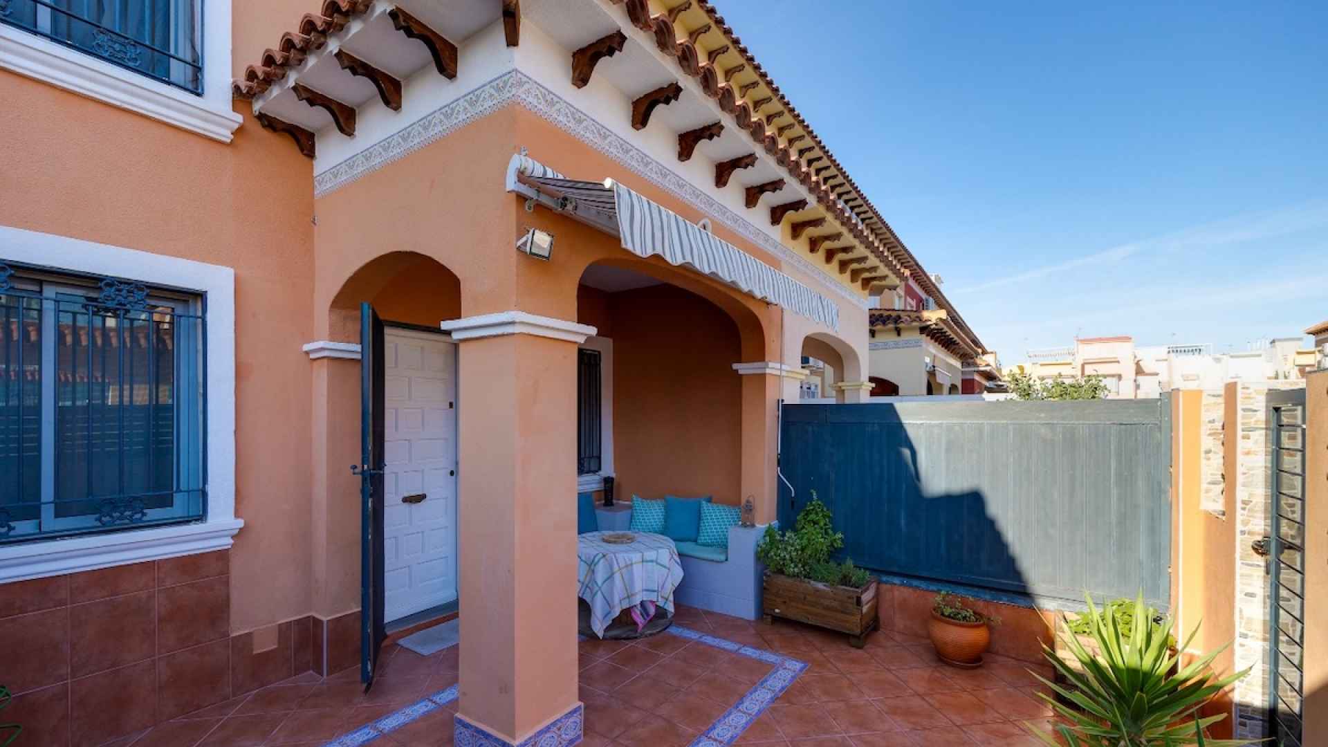49255_beautiful_two_bedroom_townhouse_with_pool_views_091225103043_photo_2025_12_02_11_41_05
