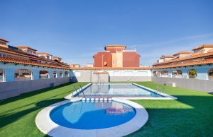 49255_beautiful_two_bedroom_townhouse_with_pool_views_091225103043_photo_2025_12_02_11_41_01