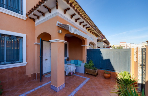 49255_beautiful_two_bedroom_townhouse_with_pool_views_091225103043_photo_2025_12_02_11_41_05