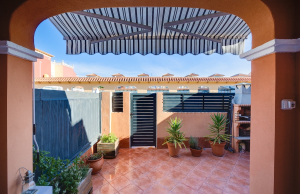 49255_beautiful_two_bedroom_townhouse_with_pool_views_091225103043_photo_2025_12_02_11_41_06