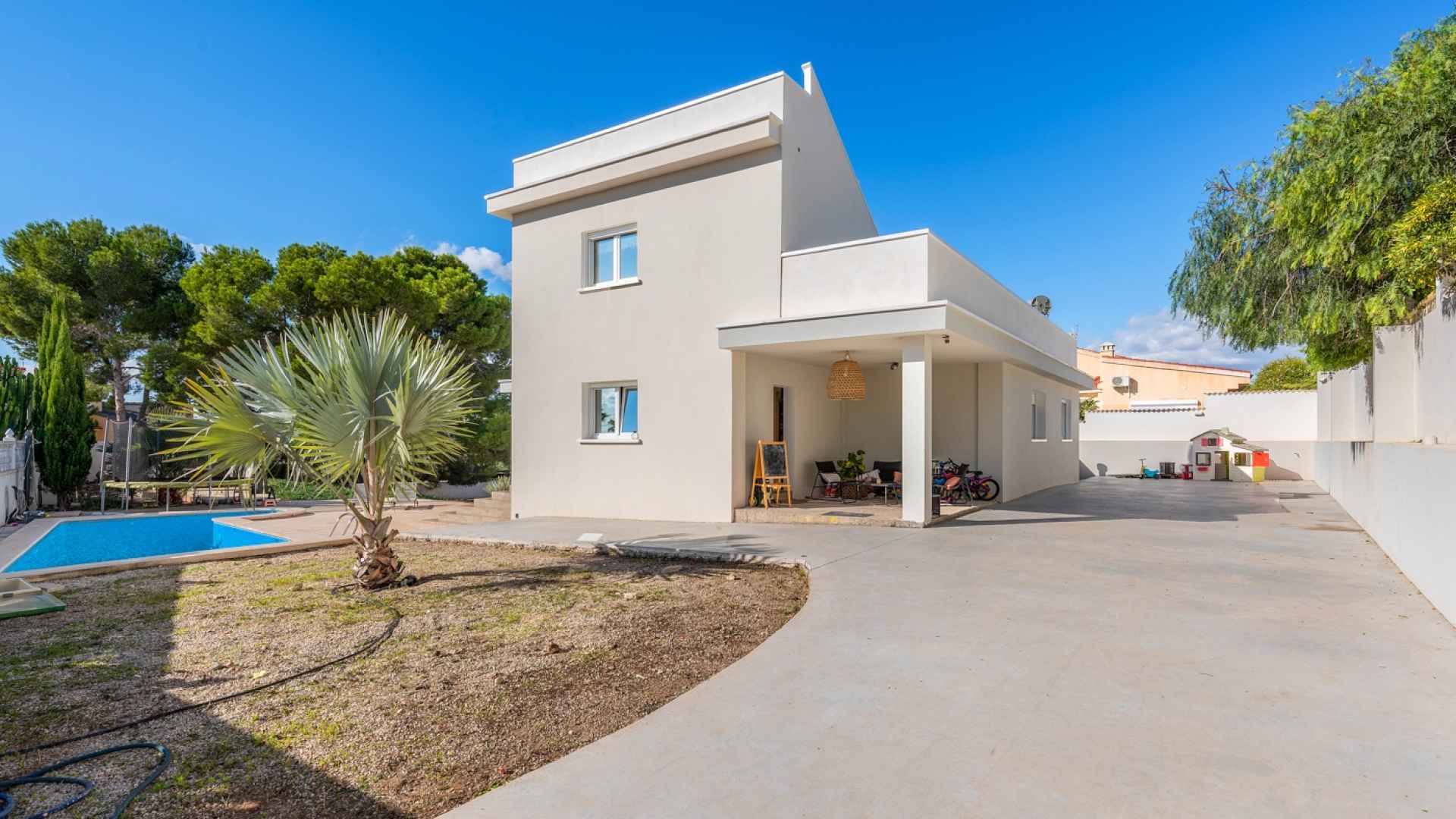 b49d403e-572c-4310-9229-7f1ec6b26be4