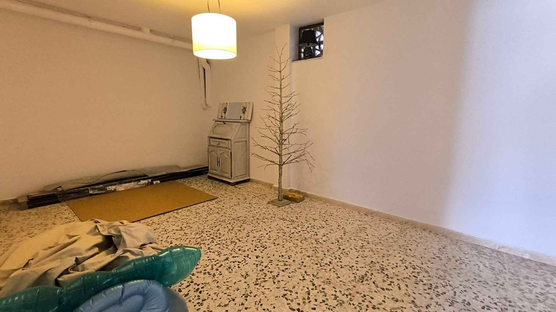 37b