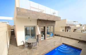 200-4687, Three Bedroom Villa In Villamartin.