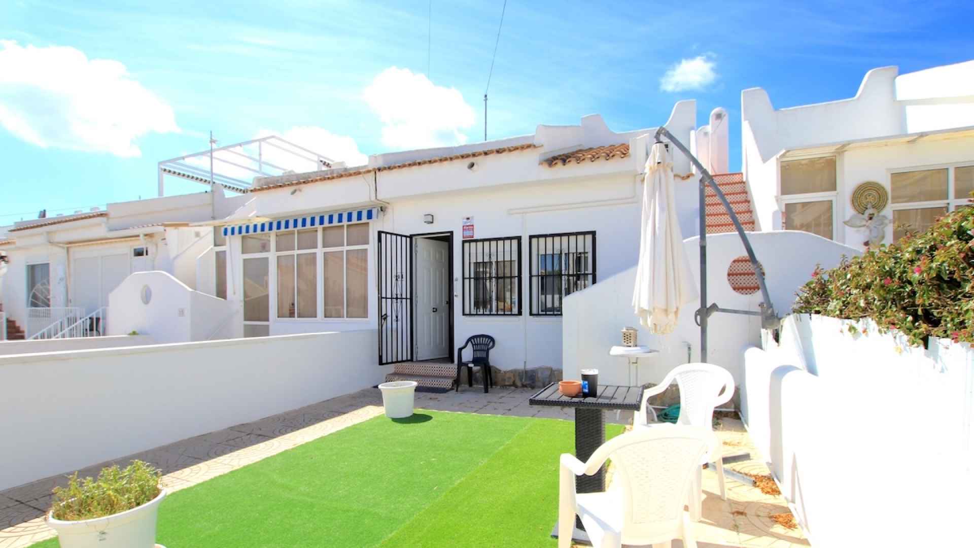 49412_delightful_two_bedroom_bungalow_boasting_salt_lake_and_sea_views_090326133531_img_3360