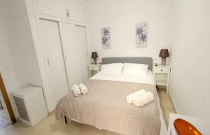 49412_delightful_two_bedroom_bungalow_boasting_salt_lake_and_sea_views_090326133530_img_3404