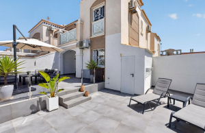 200-4765, Two Bedroom, Ground Floor Apartment In Altos De La Bahia, Torrevieja.