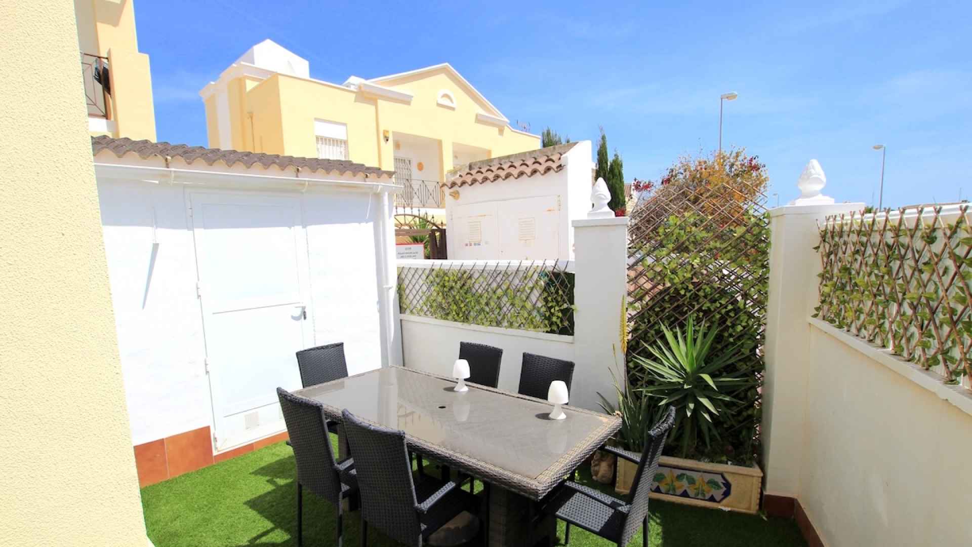 49508_stylish_3_bedroom_end_townhouse_in_a_sought_after_location_270426123920_img_5455