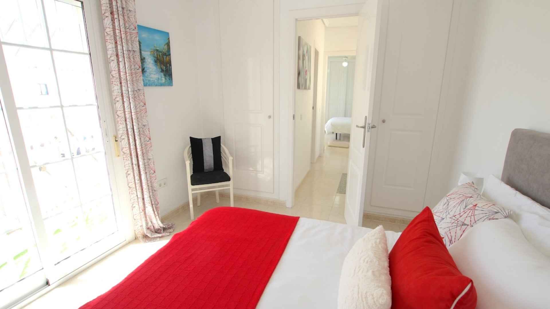49508_stylish_3_bedroom_end_townhouse_in_a_sought_after_location_270426123921_img_5506
