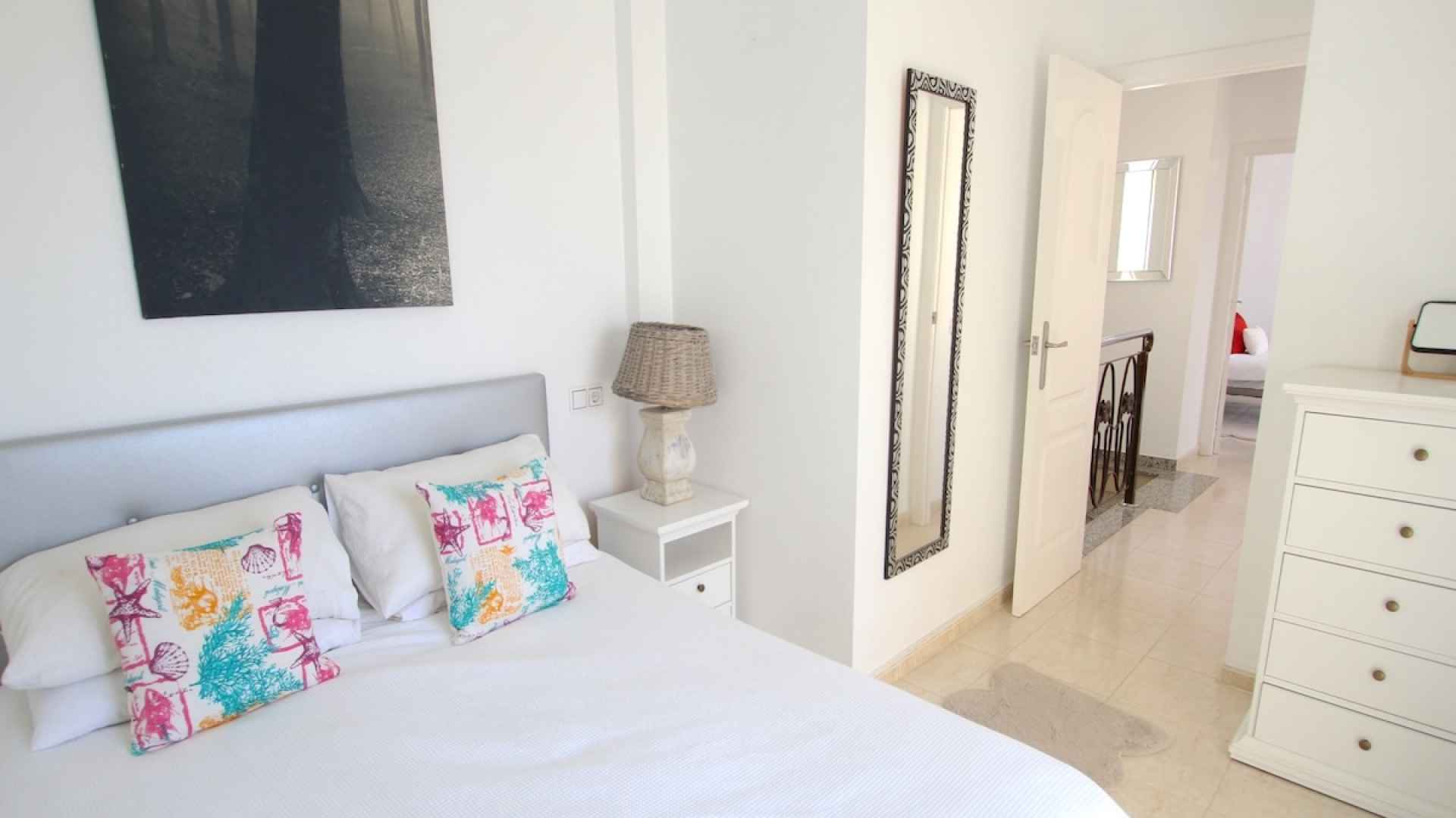 49508_stylish_3_bedroom_end_townhouse_in_a_sought_after_location_270426123922_img_5519