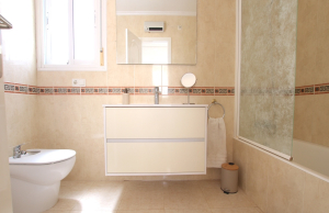 49508_stylish_3_bedroom_end_townhouse_in_a_sought_after_location_270426123920_img_5511