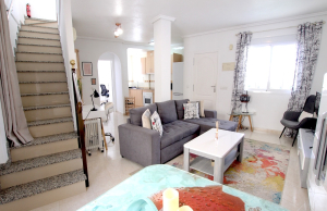 49508_stylish_3_bedroom_end_townhouse_in_a_sought_after_location_270426123921_img_5477