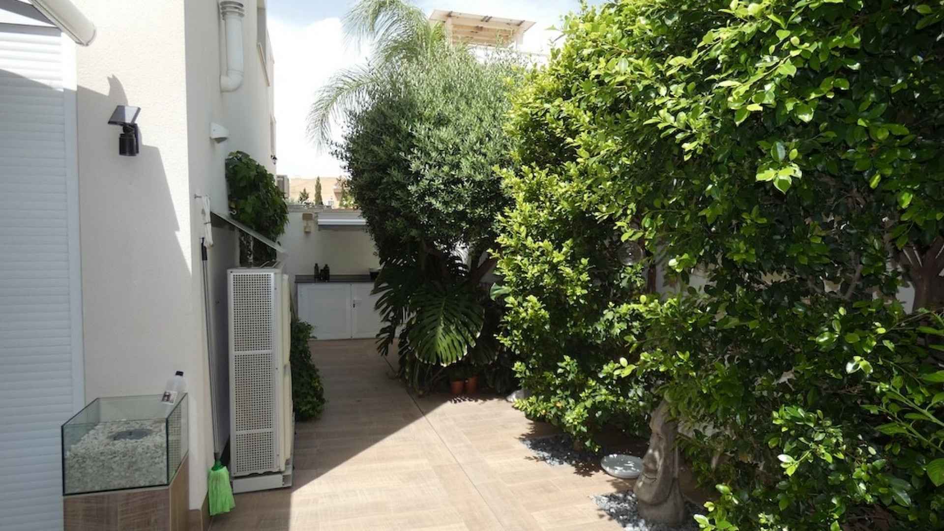 5890842_xl