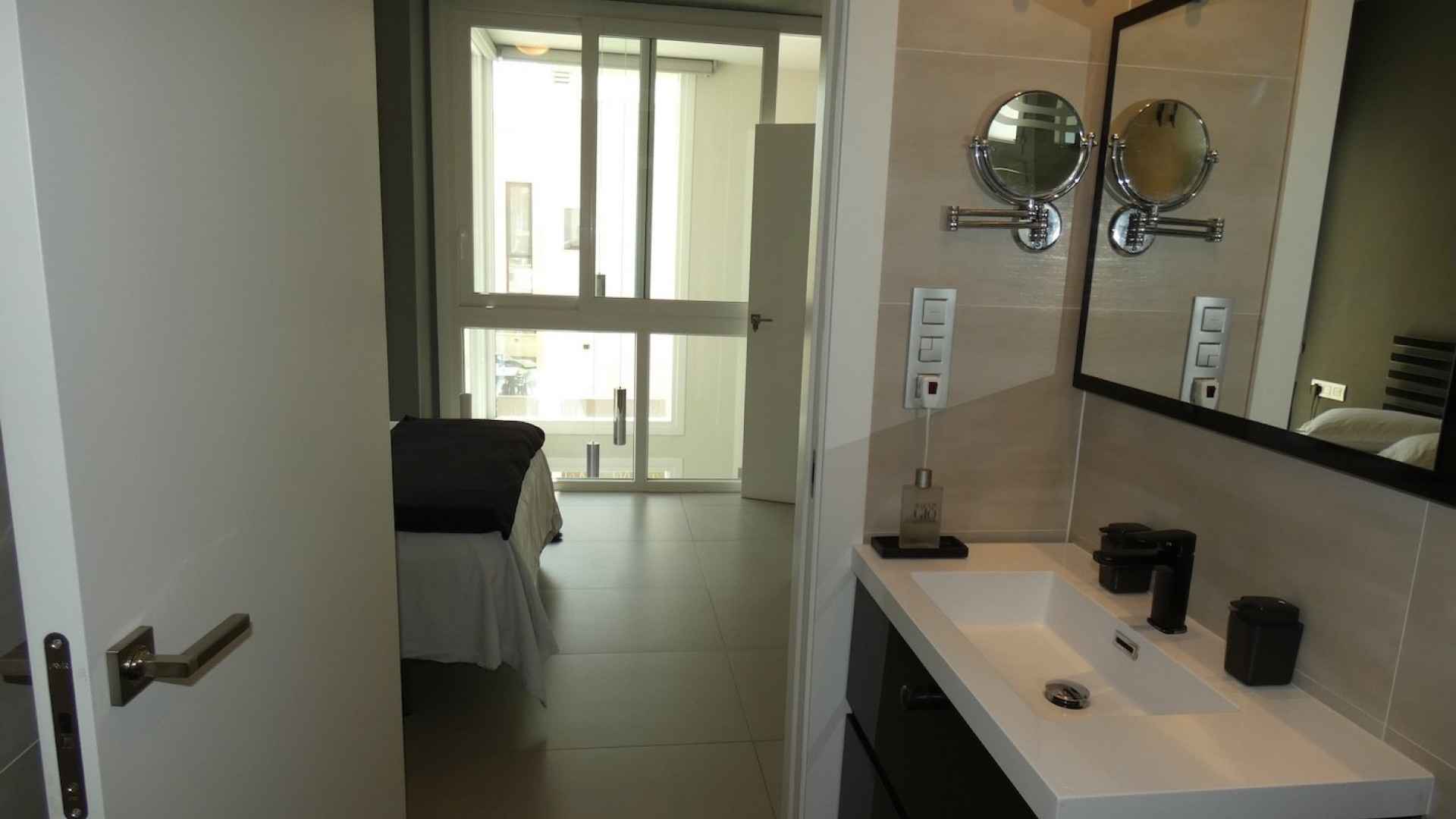 5890880_xl