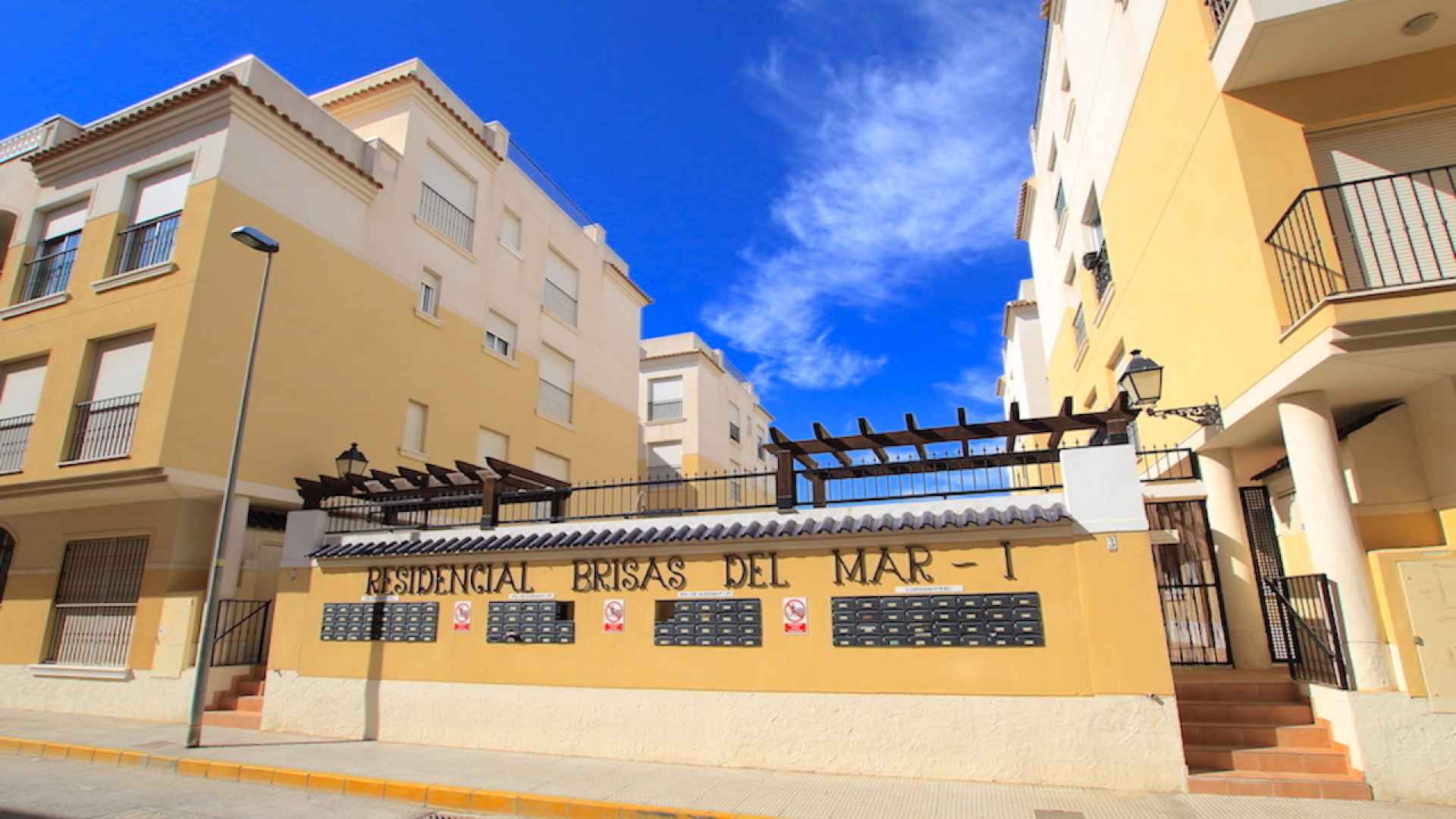 Two Bedroom Second Floor Apartment In Formentera Del Segura