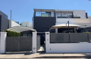 200-3959, Three Bedroom Quad Style Villa In Villamartin.