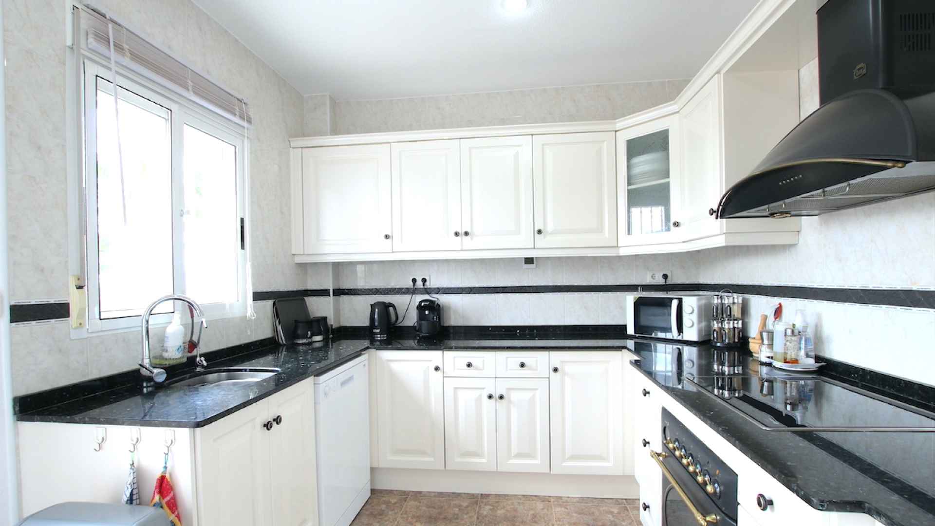 47547_amazing_south_west_facing_villa_with_private_pool___guest_accommodation_210422213122_img_2705