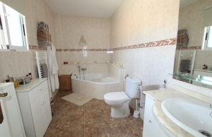 47547_amazing_south_west_facing_villa_with_private_pool___guest_accommodation_210422213133_img_2730