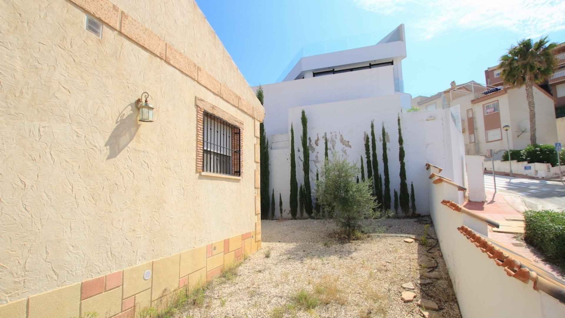 48100_charming_3_bedroom_detached_villa_with_golf_course_views_310523142112_img_3965