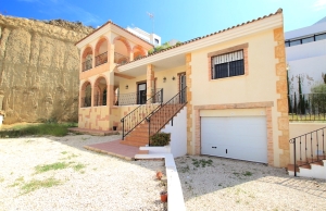 48100_charming_3_bedroom_detached_villa_with_golf_course_views_310523142112_img_3954