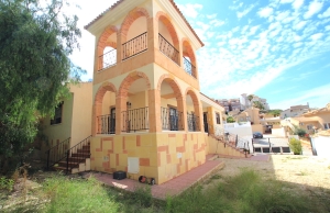48100_charming_3_bedroom_detached_villa_with_golf_course_views_310523142112_img_3957