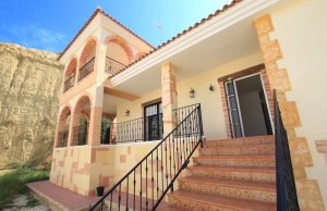 48100_charming_3_bedroom_detached_villa_with_golf_course_views_310523142112_img_3984