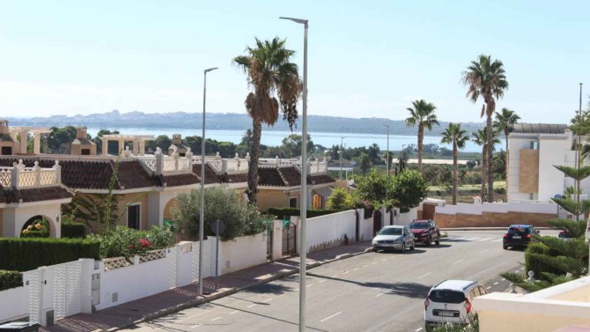 medium_14629_lovely_townhouse_on_gated_community_with_sea_views_from_two_private_balconies_250923113803_sr1337_hardie_(8)