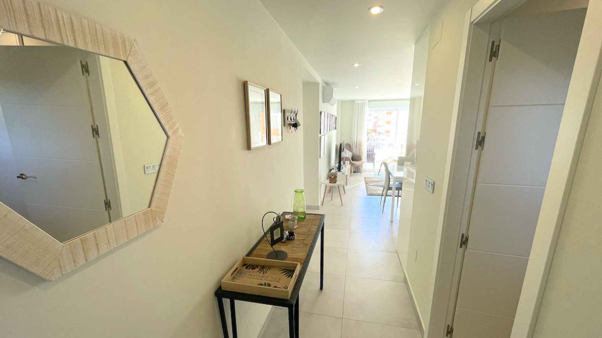 48297_fabulously_renovated_coastal_apartment_walking_distance_to_the_beach_241123113000_img_8426