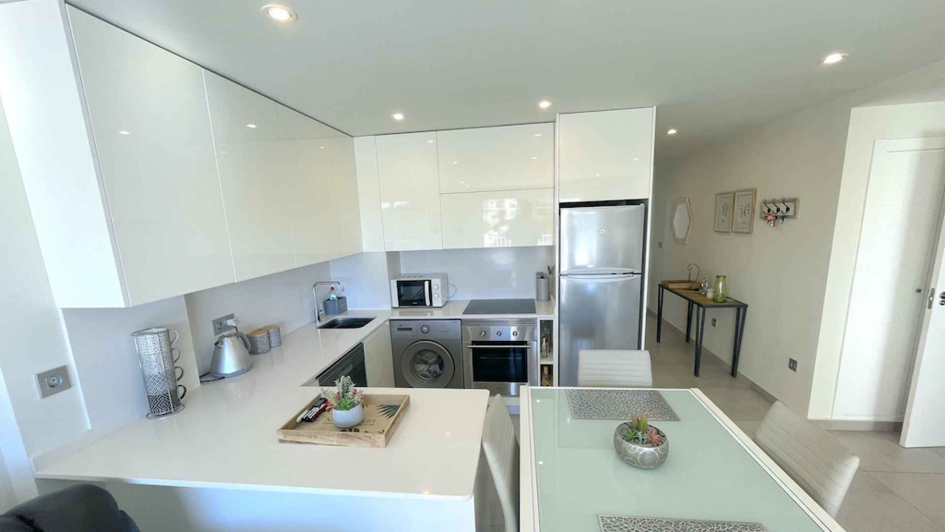 48297_fabulously_renovated_coastal_apartment_walking_distance_to_the_beach_241123113000_img_8436