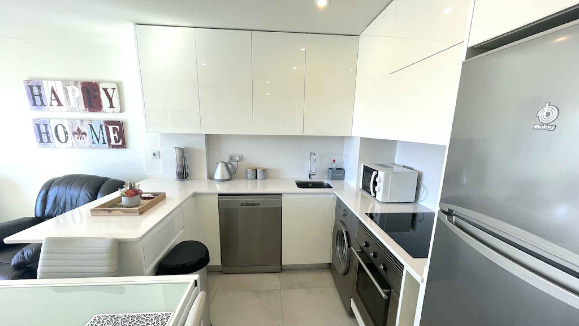 48297_fabulously_renovated_coastal_apartment_walking_distance_to_the_beach_241123113003_img_8429
