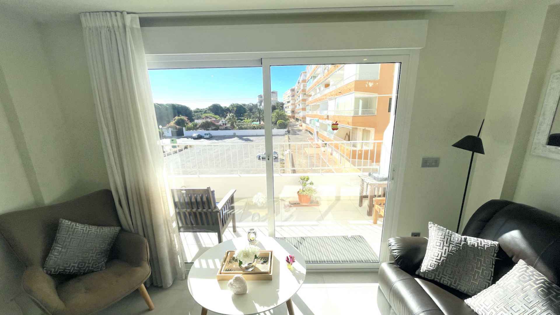48297_fabulously_renovated_coastal_apartment_walking_distance_to_the_beach_241123113010_img_8452
