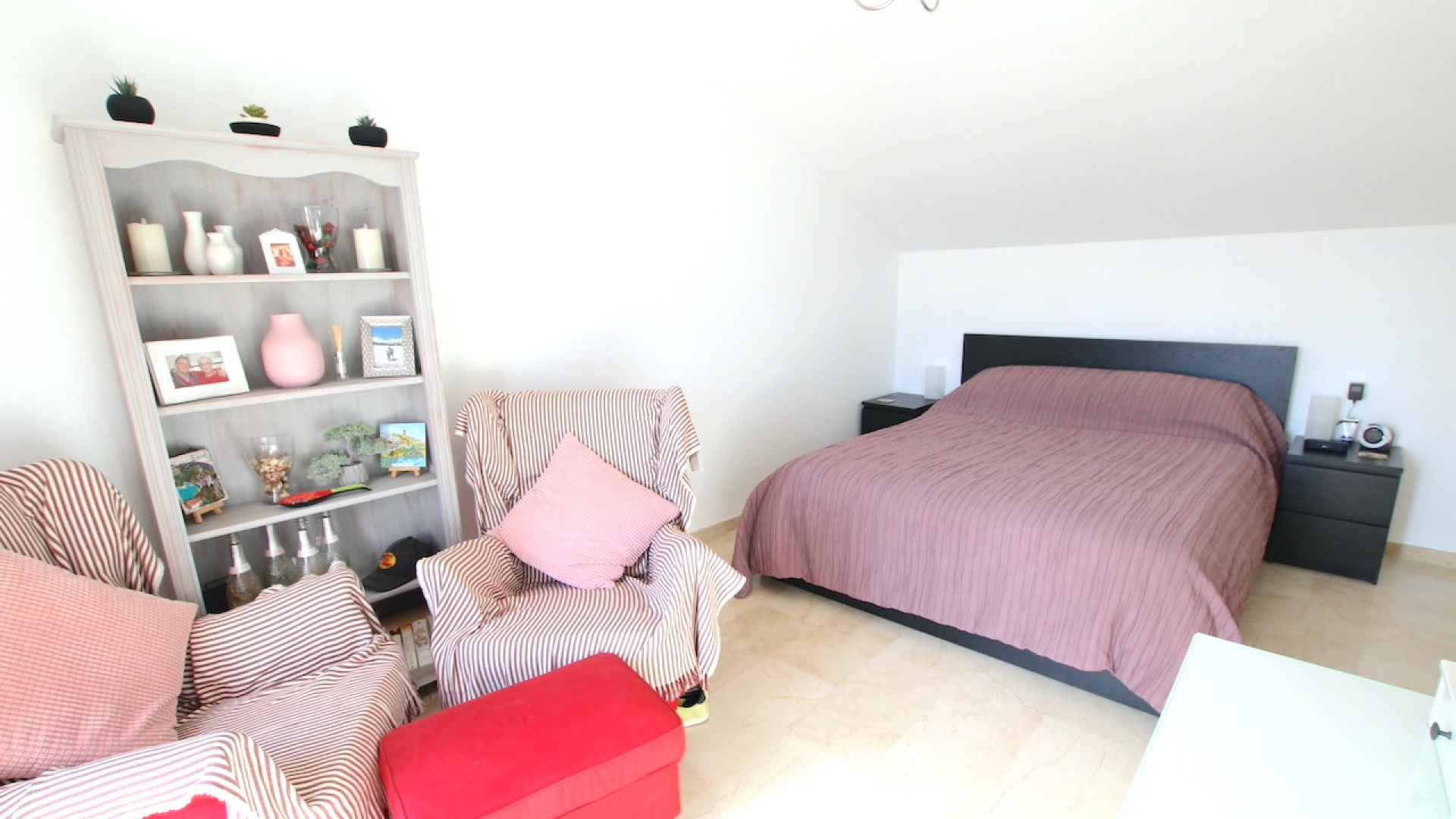 48344_superior_3_bed_2_bath_townhouse_with_pool_views_(pau_8)_080224142628_img_6548