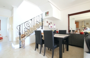48344_superior_3_bed_2_bath_townhouse_with_pool_views_(pau_8)_080224142627_img_6517
