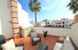48344_superior_3_bed_2_bath_townhouse_with_pool_views_(pau_8)_080224142634_img_6553