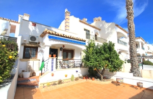 48344_superior_3_bed_2_bath_townhouse_with_pool_views_(pau_8)_080224142635_img_6475