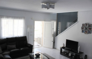 medium_15697_lovely_semi_detached_townhouse_with_pool_views_on_gated_community_270524090948_sr1371_taylor_(39)