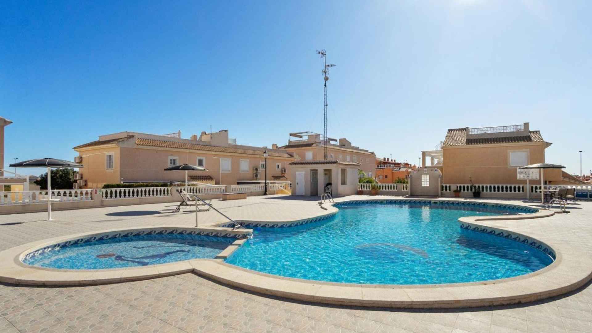 resale-upper-floor-torrevieja-aguas-nuevas_141245_xl