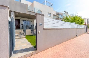 200-3512, Two Bedroom, Ground Floor Apartment In Aguas Nuevas, Torrevieja.